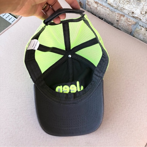 Jeep Cotton Nylon Mesh Gray Green Embroidered Adjustable Trucker Snapback Hat - Picture 7 of 9